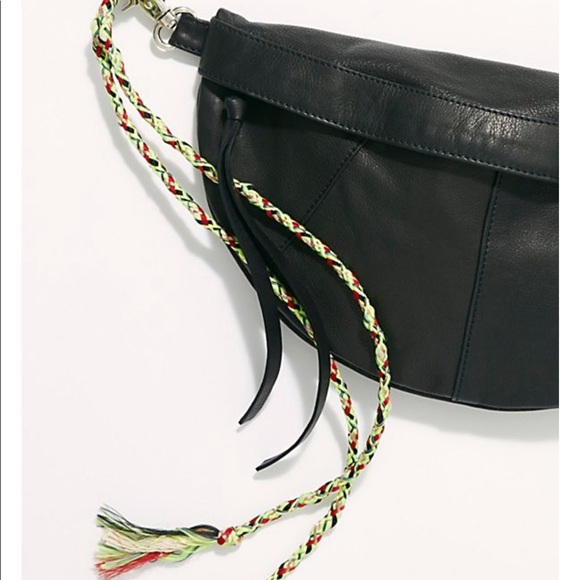 Free people side streets sling bag - Picture 3 of 8